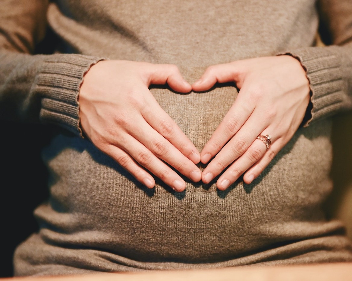 What are the alternatives to hypnobirthing? Sophrology Birth is something you should consider as it offers an easy way to relax and stay calm during labour